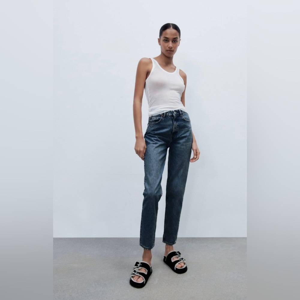 ZARA Mom Fit Jeans. Dark Blue Denim. Size 4 / 27.